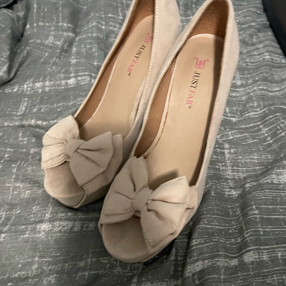 JustFab Women's Beige Bow Peep Toe Heels